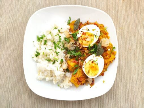 Eier-Kartoffel-Curry aus der Puppenküche