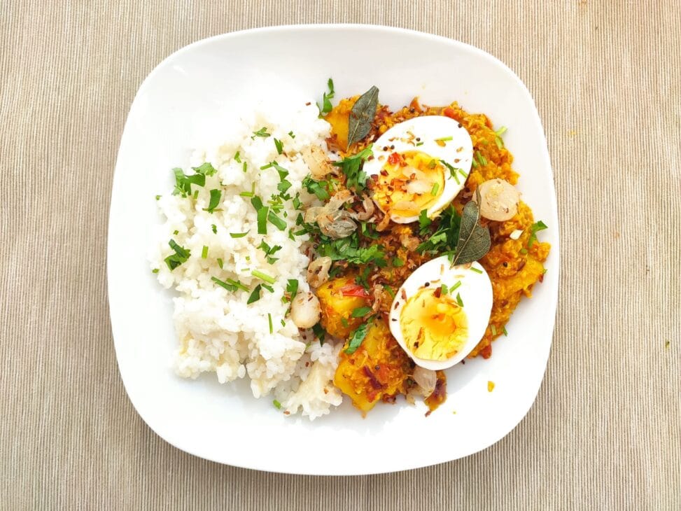 Eier-Kartoffel-Curry aus der Puppenküche